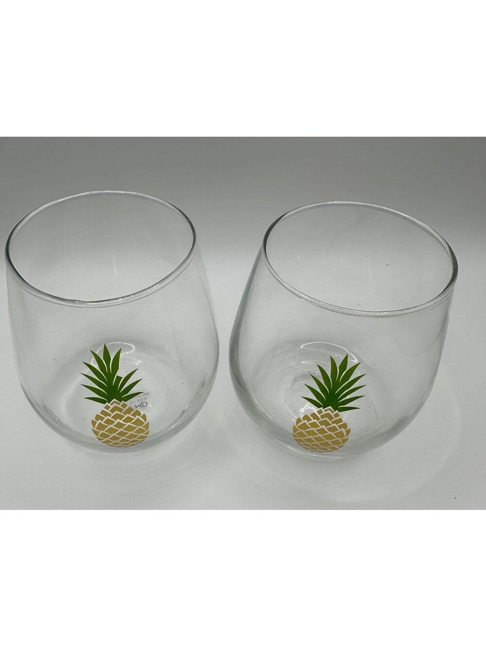 2 Stemless Wine Pineapple Glass Goblets 16 Oz Excellent condition